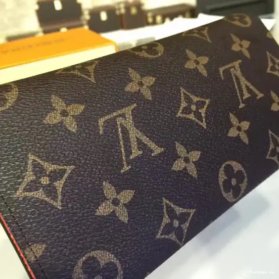 First bag ru Vuitton EMILIE Louis 0512